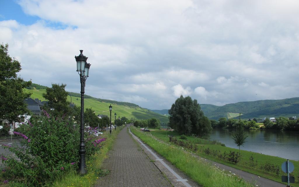 Mosel - River - Quartier 31 Hotel Lieser Kültér fotó